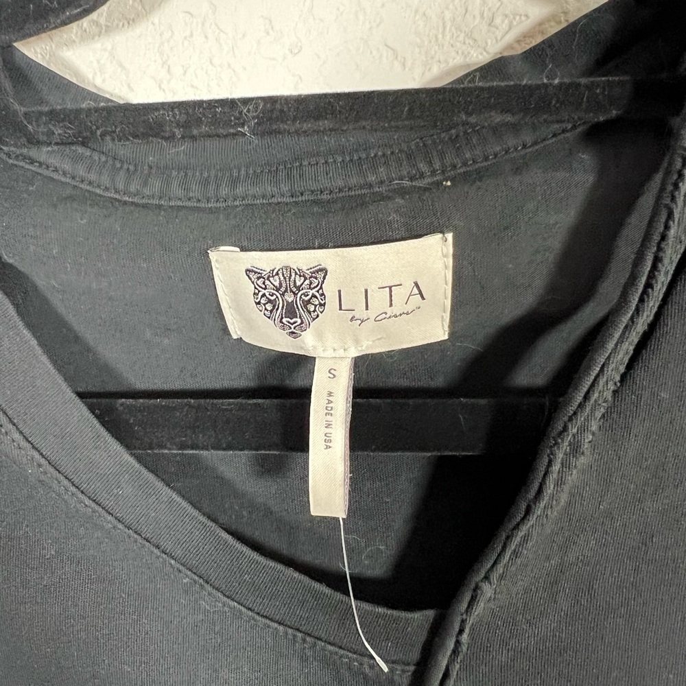 Lita by Ciara Black Sleeveless Women's Tank Top - Picture 3 of 4